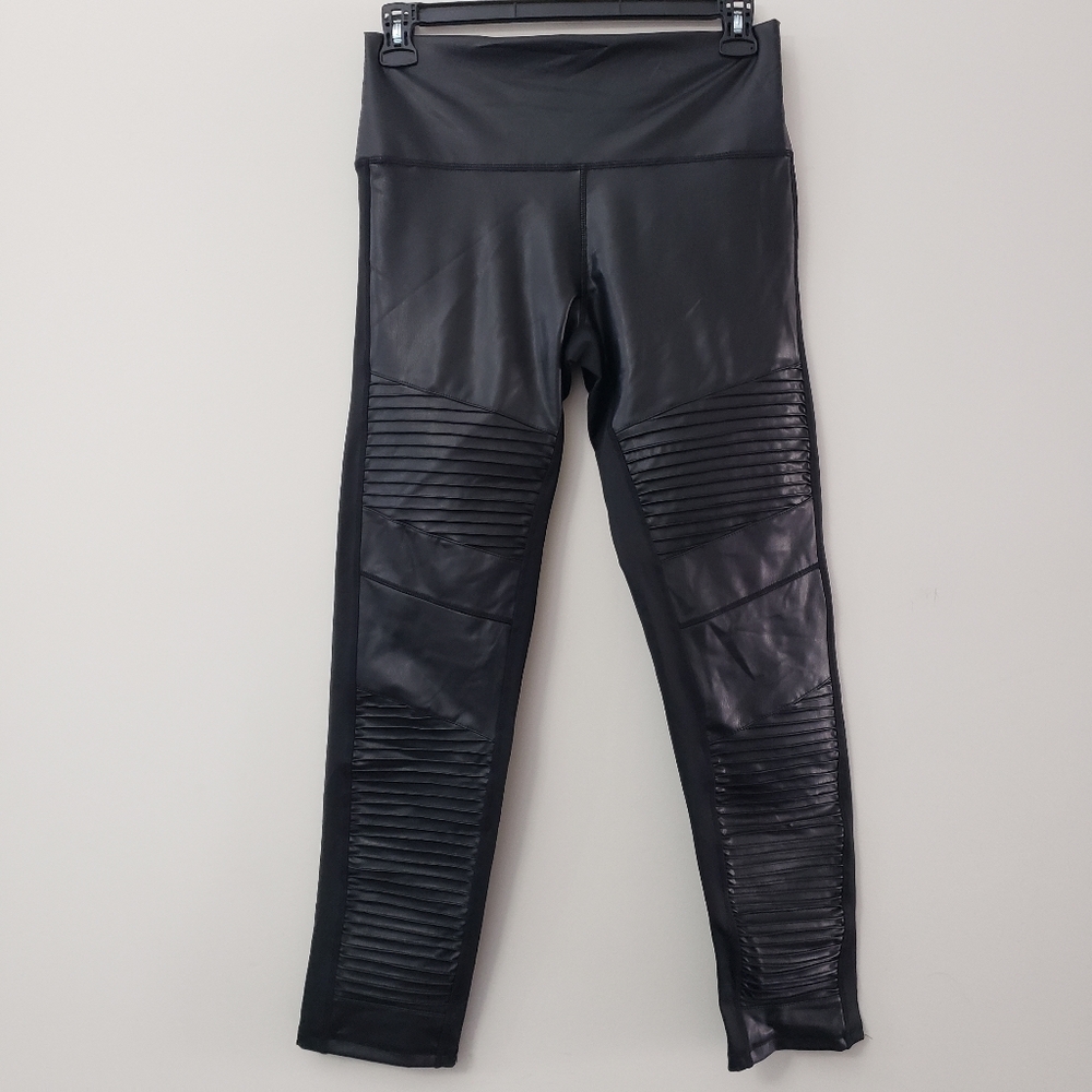 🔥2/$20 - Bagatelle collection faux leather moto leggings black size L